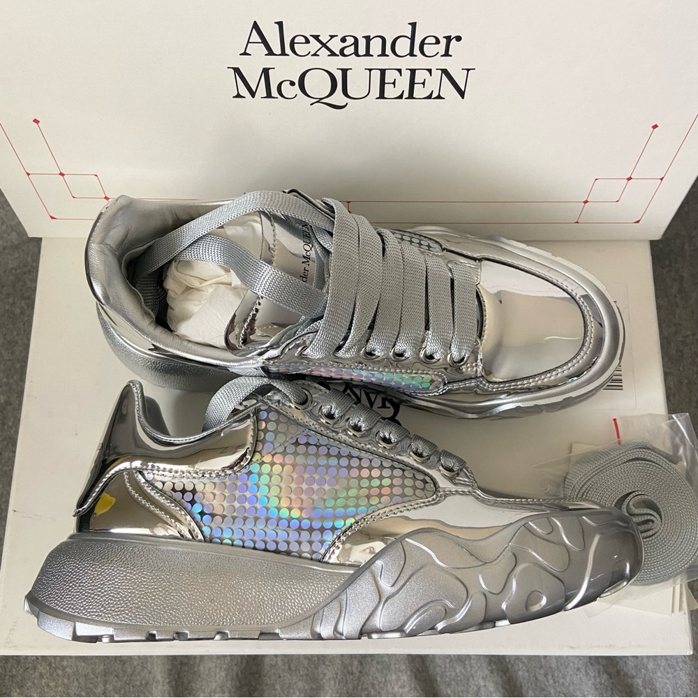 BNIB Alexander McQueen Silver Holographic Oversized Court Sneakers Women 37.5 - Picture 2 of 11